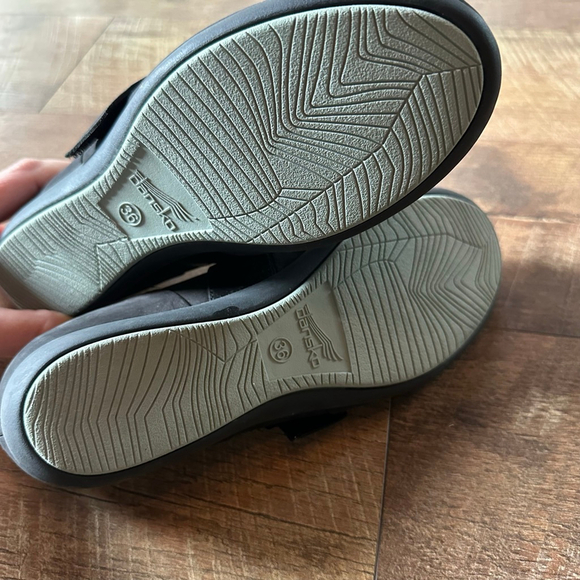 Women's Dansko Black Mary Jane Flats Size 5.5 - Picture 5 of 7